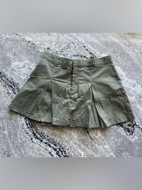 Abercrombie & Fitch Olive Green Pleated Skort